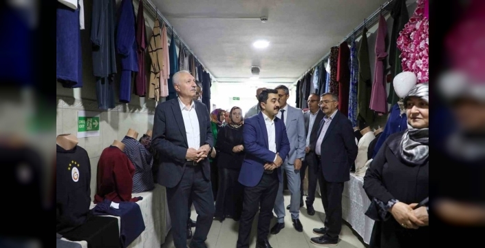 Bayburt'ta kursiyerlerin el emeği ürünleri göz doldurdu