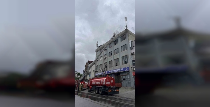 Bayrampaşa'da plastik atölyesinde yangın paniği yaşandı
