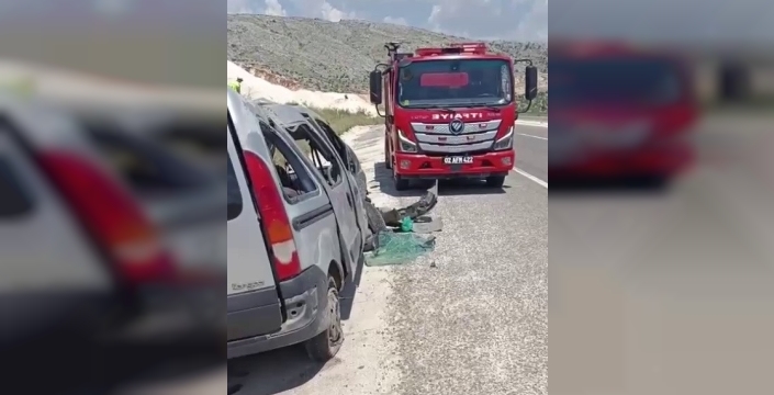 Besni'de kan donduran kaza: Hafif ticari araç takla attı, 1 kişi hayatını kaybetti