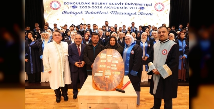 BEUN İlahiyat Fakültesi mezunları, geleceğe umutla adım attı