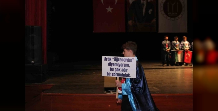 Bilecik imam hatiplerinden unutulmaz mezuniyet gecesi: Grup Yürüyüş coşturdu!