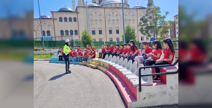 Bilecik'te öğrencilere trafik bilinci kazandırma eğitimi verildi