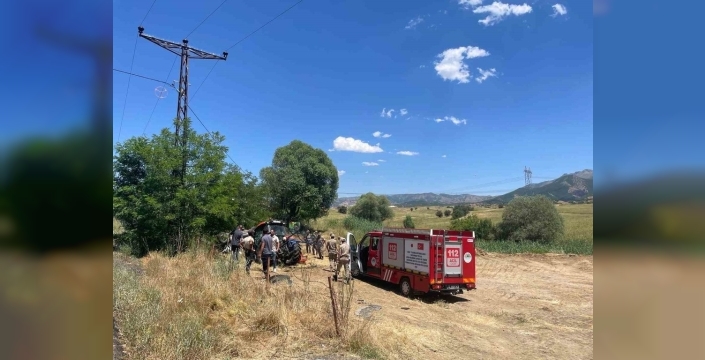 Bingöl'de traktöre çarpan otomobil ters döndü, 1 kişi ağır yaralı