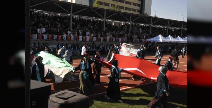 Bitlis Eren Üniversitesi'nde 2.800 Genç Mezuniyet Coşkusu Yaşadı
