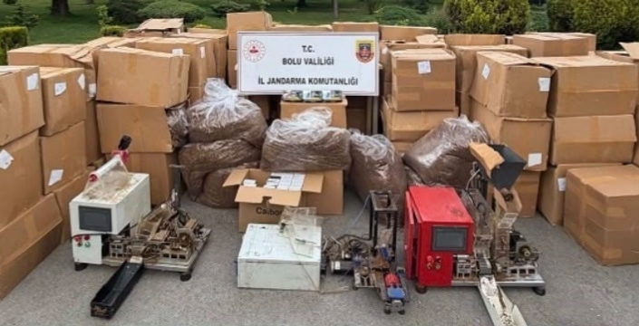 Bolu'da jandarmadan uyuşturucu operasyonları: 3 tutuklama ve 2 ton kaçak tütün ele geçirildi