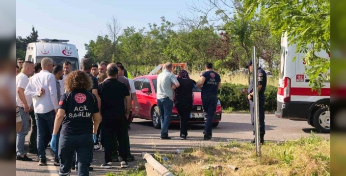 Bursa'da korkunç kaza: İki otomobil çarpıştı, 6 yaralı