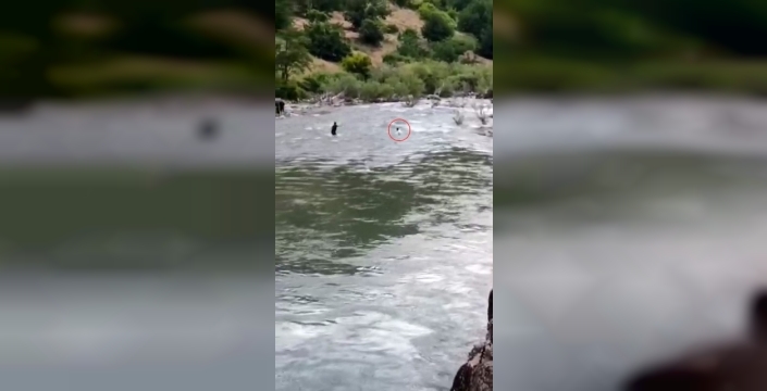 Çayda kaybolan Vedat Karabulut'un akıntıya kapıldığı dehşet anları kamerada!