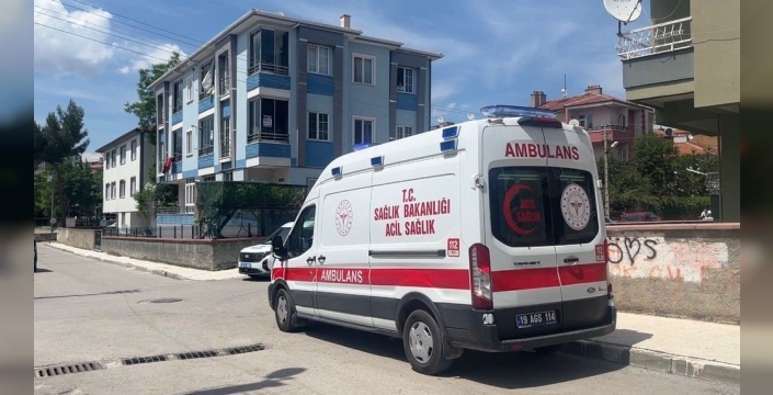 Çorum'da kan donduran olay: Genç kadın dehşet saçtı, anne baba rehin alındı!