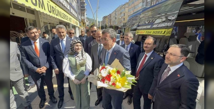 Cumhurbaşkanı Yardımcısı Yılmaz: Türkiye, ateş çemberinde istikrarını koruyor