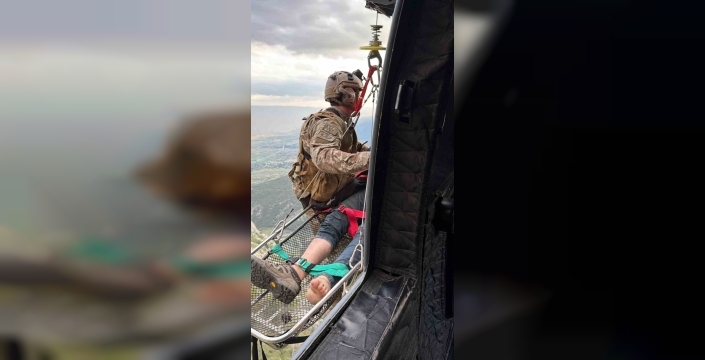 Dağda kaybolan vatandaşa acil kurtarma: Helikopterle hastaneye