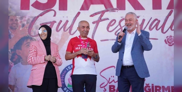 Demir Adam Ali Bıdı, Isparta Gül Maratonu'nu destansı bir şekilde tamamladı