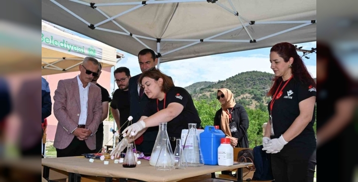 Demirci'de çocuklar için büyük bilim şenliği düzenlendi