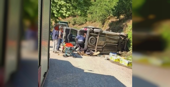 Direksiyon başında uyukladı: Otomobil kanalda can pazarı!