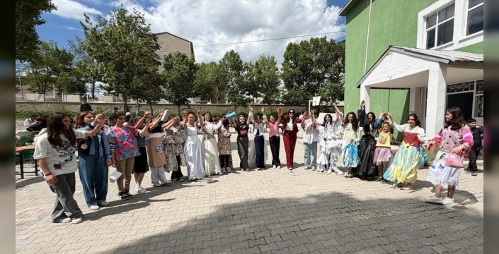Diyadin'de öğrencilerin yetenekleri sergiyle tanıtıldı
