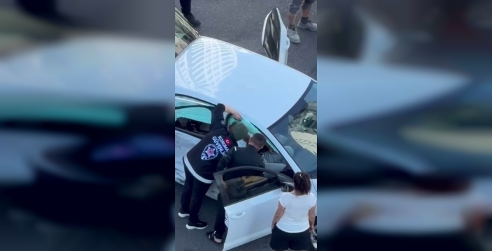 Diyarbakır'da dehşet anları: Yaralılar araçta sıkıştı, kurtarma operasyonu!