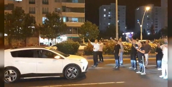 Diyarbakır'da yürek burkan tepki: 'Babam hız yüzünden gitti, üst geçit yapılsın!