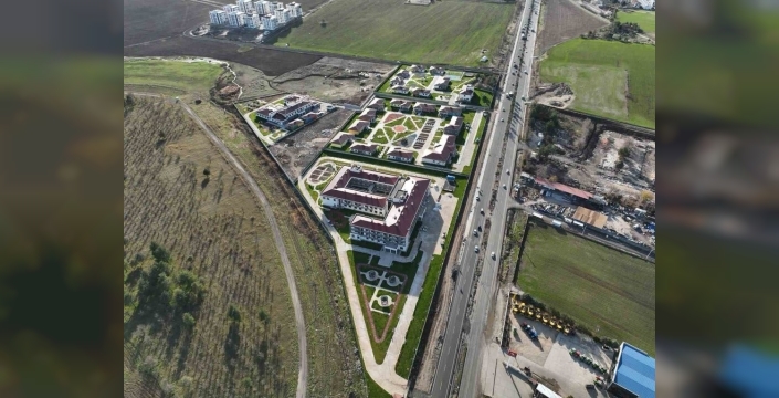 Diyarbakır'ın ilk huzurevi açılıyor: Bakan Göktaş kampüste incelemelerde bulundu