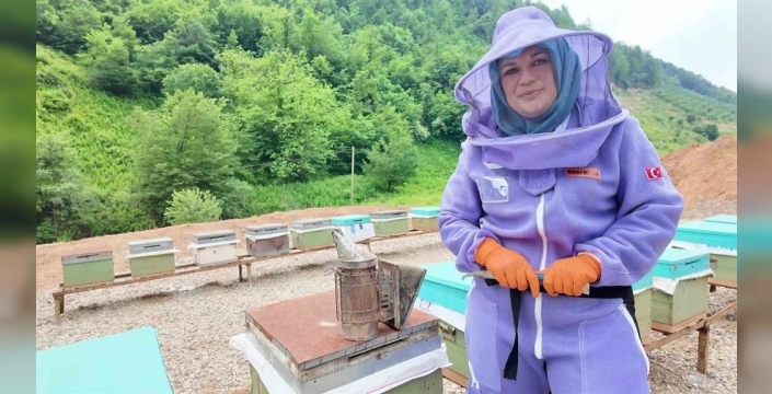 Doğanın kucağında, kadın gücüyle zirveye: Arı sütü üretimiyle 100 kovana ulaşan ilham verici hikaye