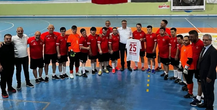 Down Sendromlular Futsal Millî Takımı şampiyonaya Konya'da hazırlanıyor