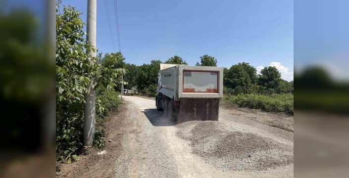 Duraklar köyünde yol yapım çalışmaları halkın konforunu artırıyor