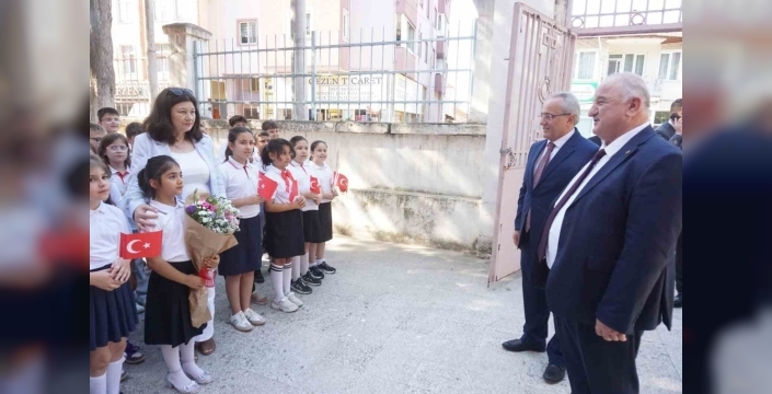 Edirne'de öğrenciler karne heyecanı yaşadı