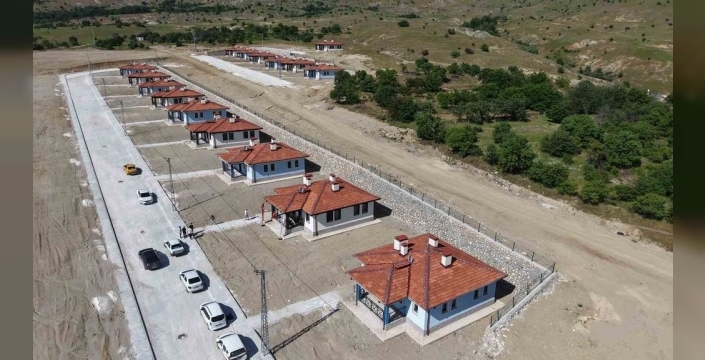 Elazığ'da depremzedeler yeni yuvalarına kavuşuyor, kırsal konutlar hızla tamamlanıyor