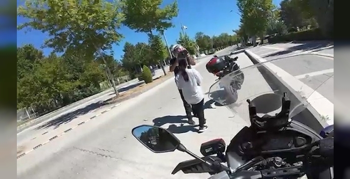 Elazığ'da öğrenciler, polislerin yardımıyla sınava yetişti