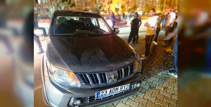 Elazığ'da trafik kazası: Kamyonet ile otomobil çarpıştı, 5 kişi yaralandı