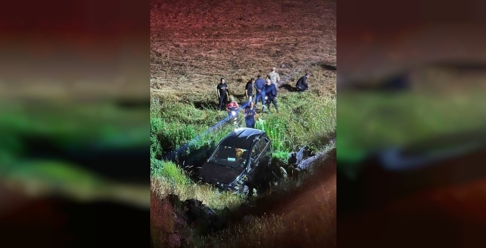 Elazığ'da yürekler ağza geldi: Cip köprüden uçtu, 3 yaralı