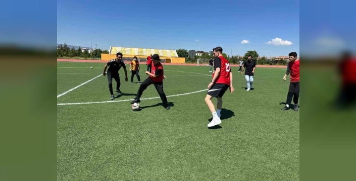 Erciyes Üniversitesi'nde anlamlı dostluk turnuvası gerçekleşti