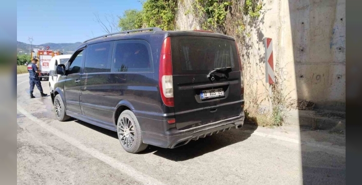 Erdek alt geçidinde yürekleri ağza getiren kaza: Bir kişi hastanelik oldu