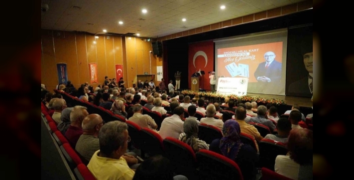 Erdemli Belediyesi, ihtiyaç sahiplerine Hilal Kart ile destek sunuyor