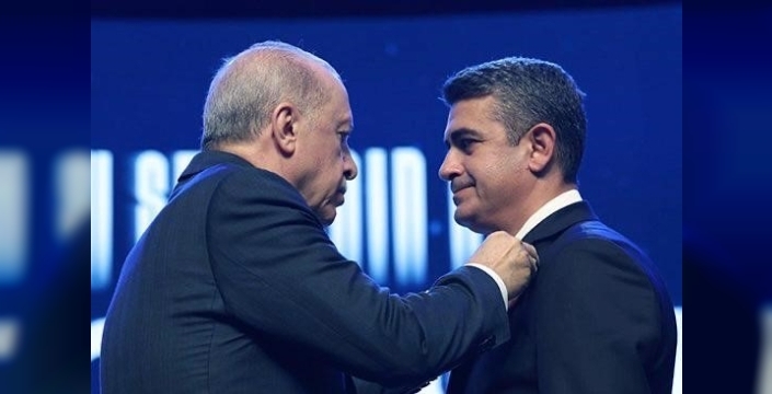 Erdoğan'dan sert eleştiri: 'Siyasi rakiplerimiz koltuk kavgası verirken, biz Türkiye'yi geleceğe taşıyoruz
