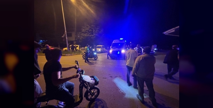 Erzincan'da otomobil ve motosiklet çarpıştı: 2 yaralı