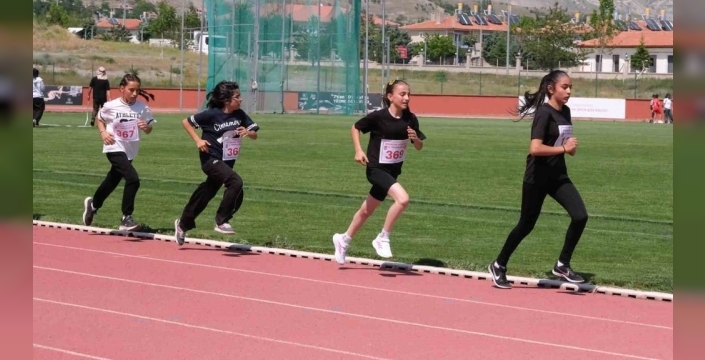 Erzincan'da U14 atletizm il seçmeleri büyük bir coşkuyla tamamlandı
