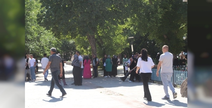 Erzincan'da YKS'nin ilk oturumu TYT başladı, 7 bin 892 aday ter döktü