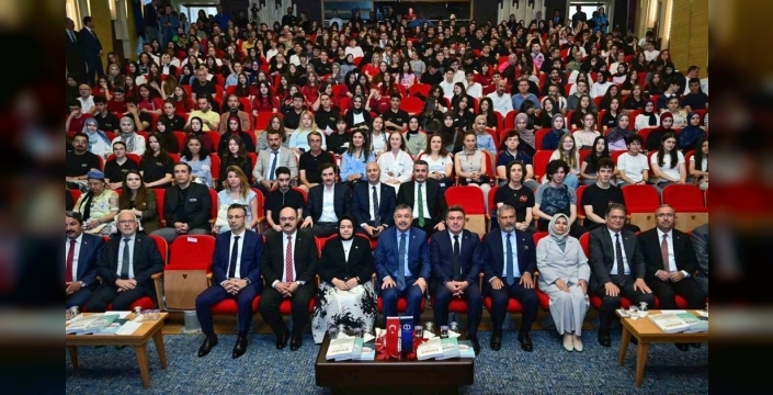 Eskişehir'de gençlerin sesi bilimle yükseliyor