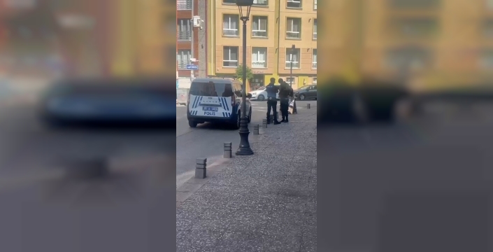 Eskişehir'de hareketsiz duran kişi, çevrede paniğe neden oldu
