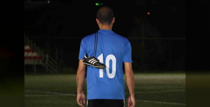 Eskişehir'in sembol ismi Metin Sai Eres, 39 yıllık futbol kariyerine 'merhaba' diyor