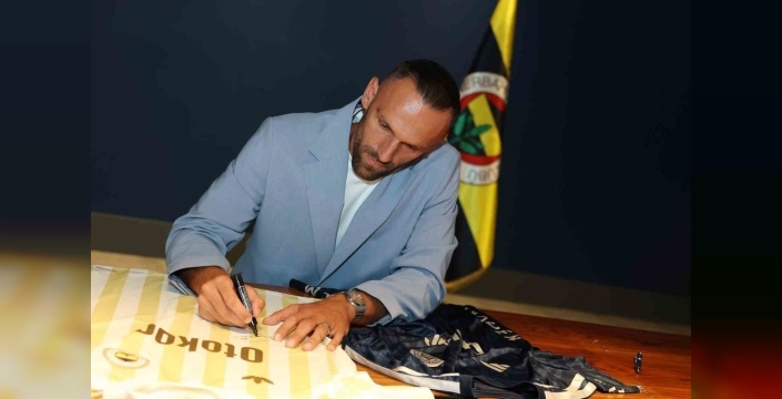 Fenerbahçe'den golcü transferi: Vedat Muriqi 3 yıllığına imzaladı