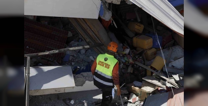 Filipinler yasa boğuldu: 7.8'lik depremde can kaybı 37'ye fırladı, binlerce bina enkaza döndü