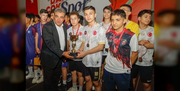 Gaziantep Kolej Vakfı, 62. yılında da sporun zirvesinde!