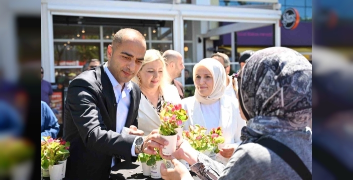 Gaziosmanpaşa'da balkonlar çiçek açtı, sahipleri ödülleri kaptı!
