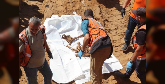 Gazze'de mezarlıkta onca kalıntı bulundu, acı gerçekler gün yüzüne çıkıyor