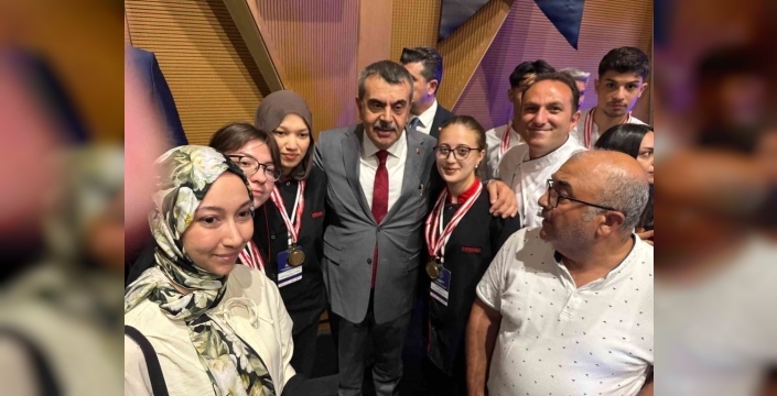 Gediz'in 'Altın Kızları' uluslararası arenada ziyafet çekti: Altın ve bronz madalyalarla döndüler!