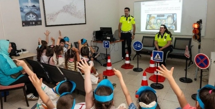 Geleceğin kahramanları polislik mesleğini yakından tanıyor