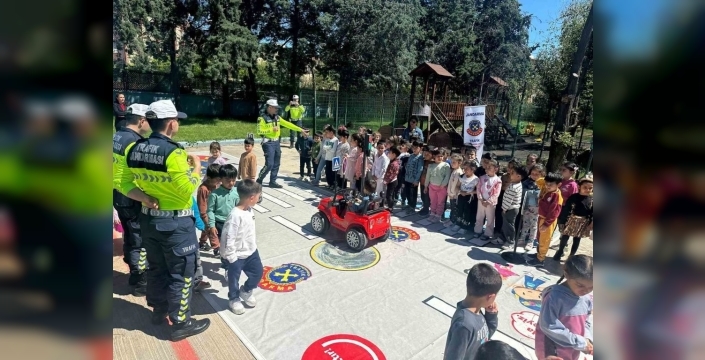 Geleceğin Minik Trafik Cahilleri Büyüyor: Gaziantep'te 85 Yavruya Jandarma Dokunuşu