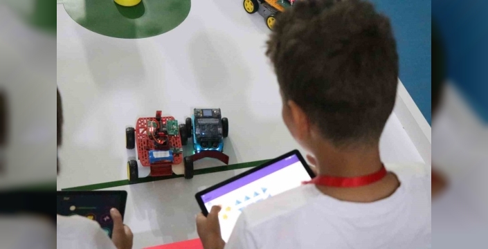 Geleceğin mucitleri Bolu'da robotlarla hünerlerini sergiledi