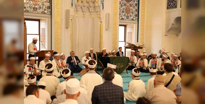 Genç hafızlar Zonguldak'ta icazetlerini aldı: Rektör Özölçer de oradaydı