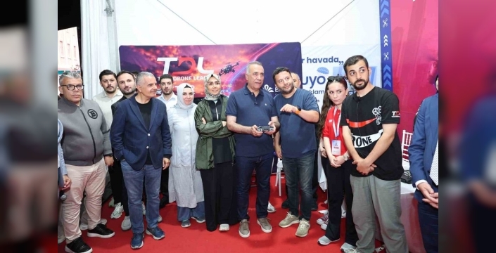 Gökyüzünde nefes kesen mücadele: Sultangazi dron festivaline ev sahipliği yaptı